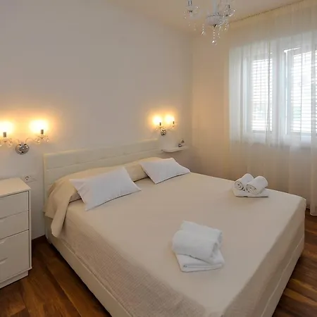 St Lux Apartment *